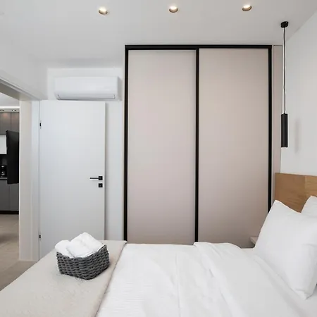 아파트 A'more Bijeca - 20m From The - New & Modern *