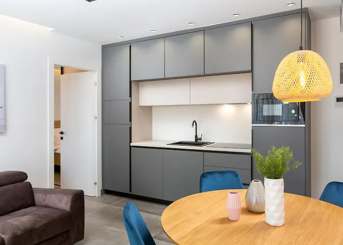 아파트 A'more Bijeca - 20m From The - New & Modern *