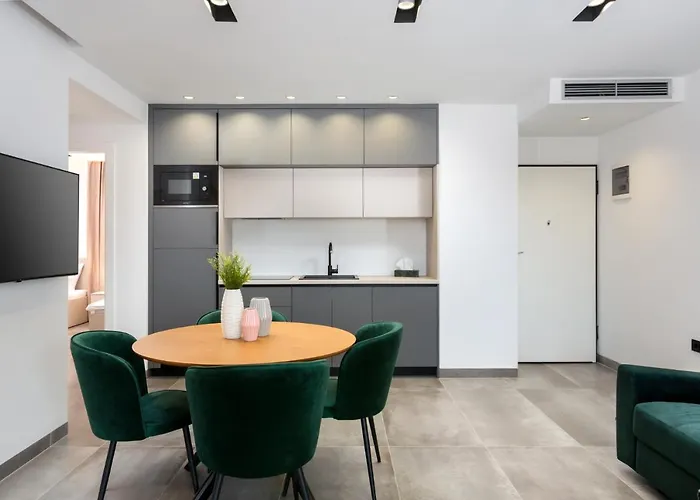 A'more Bijeca - 20m From The - New & Modern * 메덜린