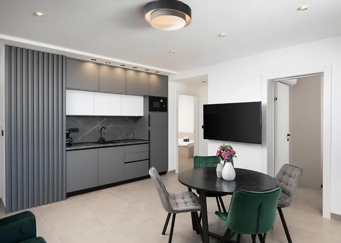 아파트 A'more Bijeca - 20m From The - New & Modern *