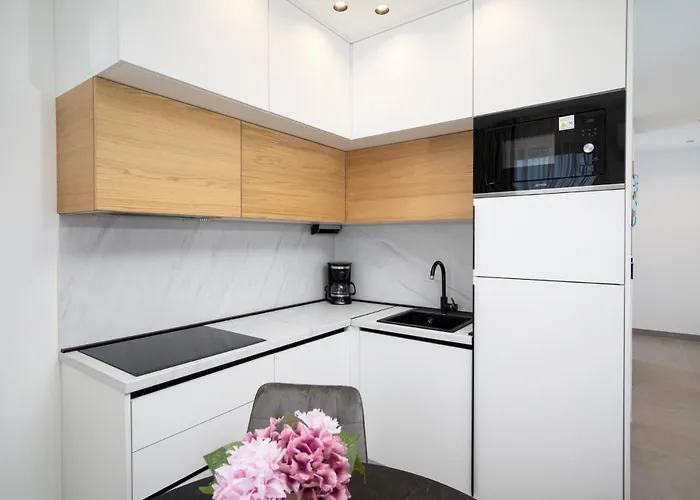 아파트 A'more Bijeca - 20m From The - New & Modern *